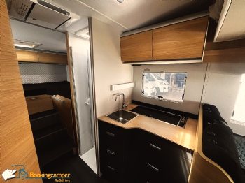 D 7Adria Matrix670SL Semintegrale5Posti Adria Letti Gemelli Posteriori Veicolo ANoleggio Nolo Camper Interni